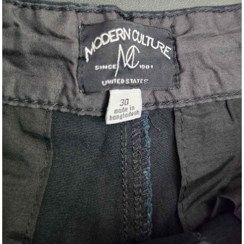 Modern Culture Men's Flat Front Chino Shorts Size 30 - Black Skulls & Roses NWT - Picture 3 of 5